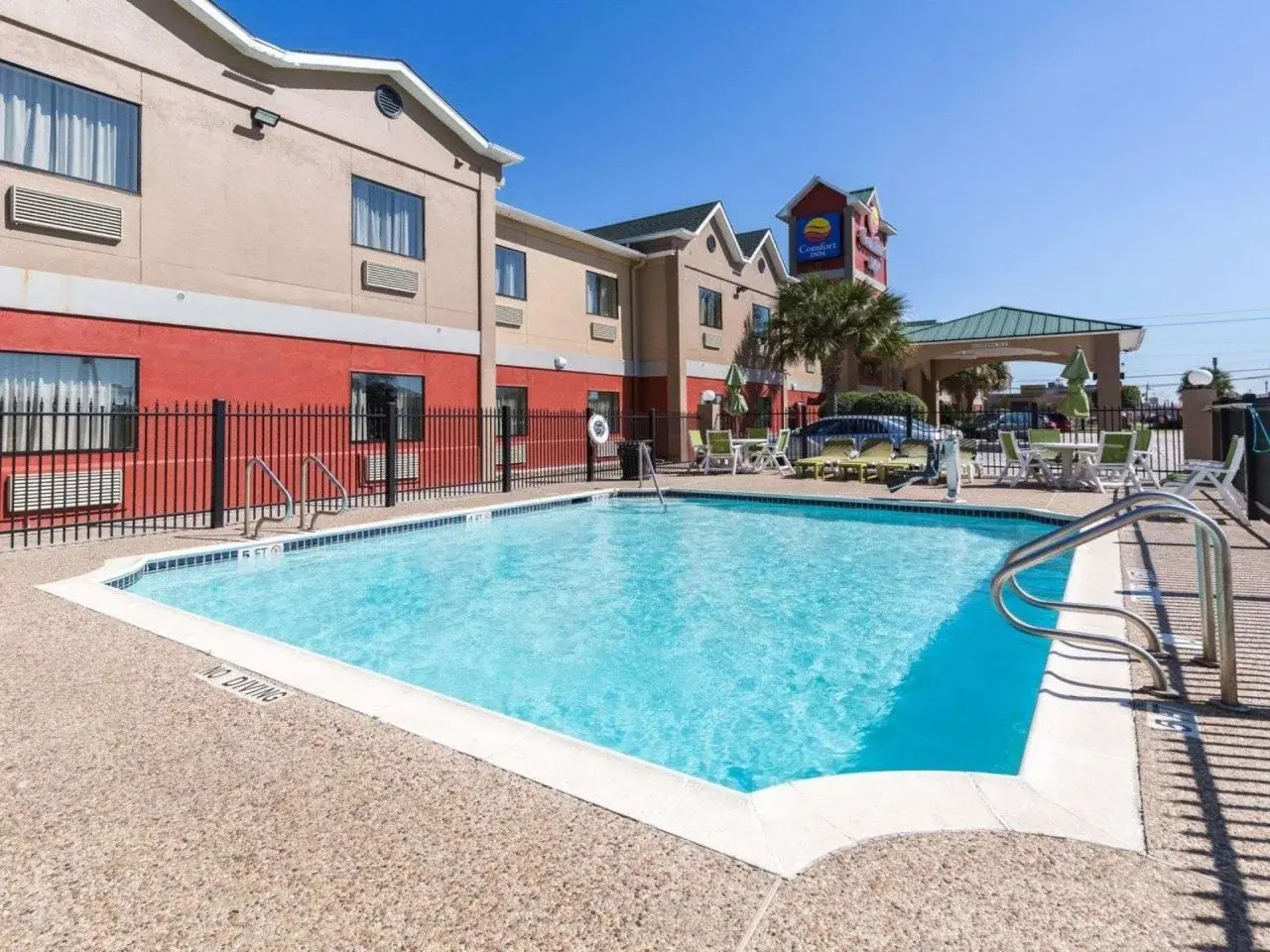 Photo - Econo Lodge Inn & Suites East Houston I-10