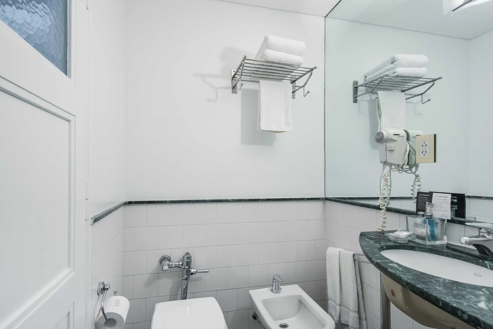 Photo - Broadway Hotel & Suites