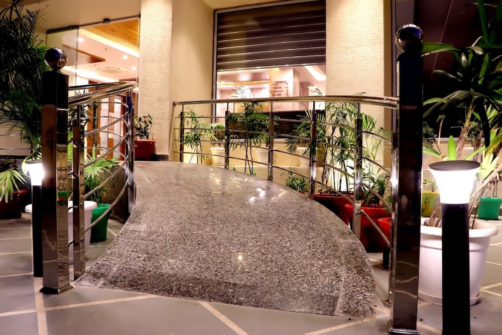 Hotel Aarna