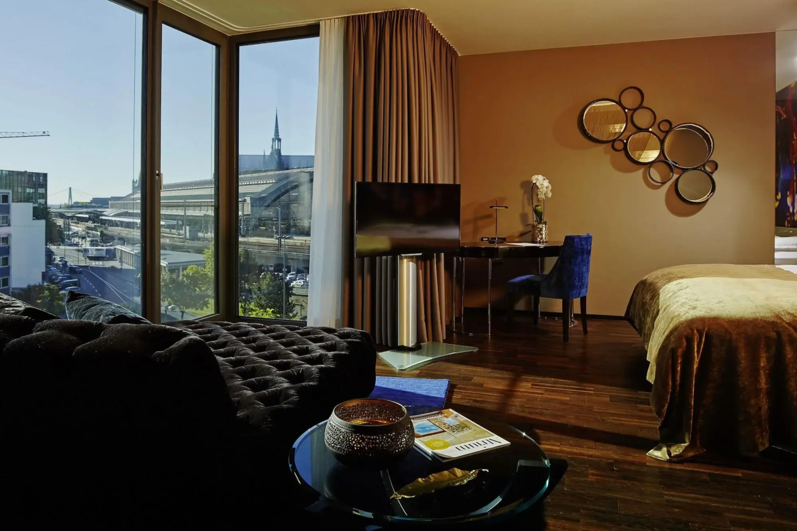 Photo - Savoy Hotel