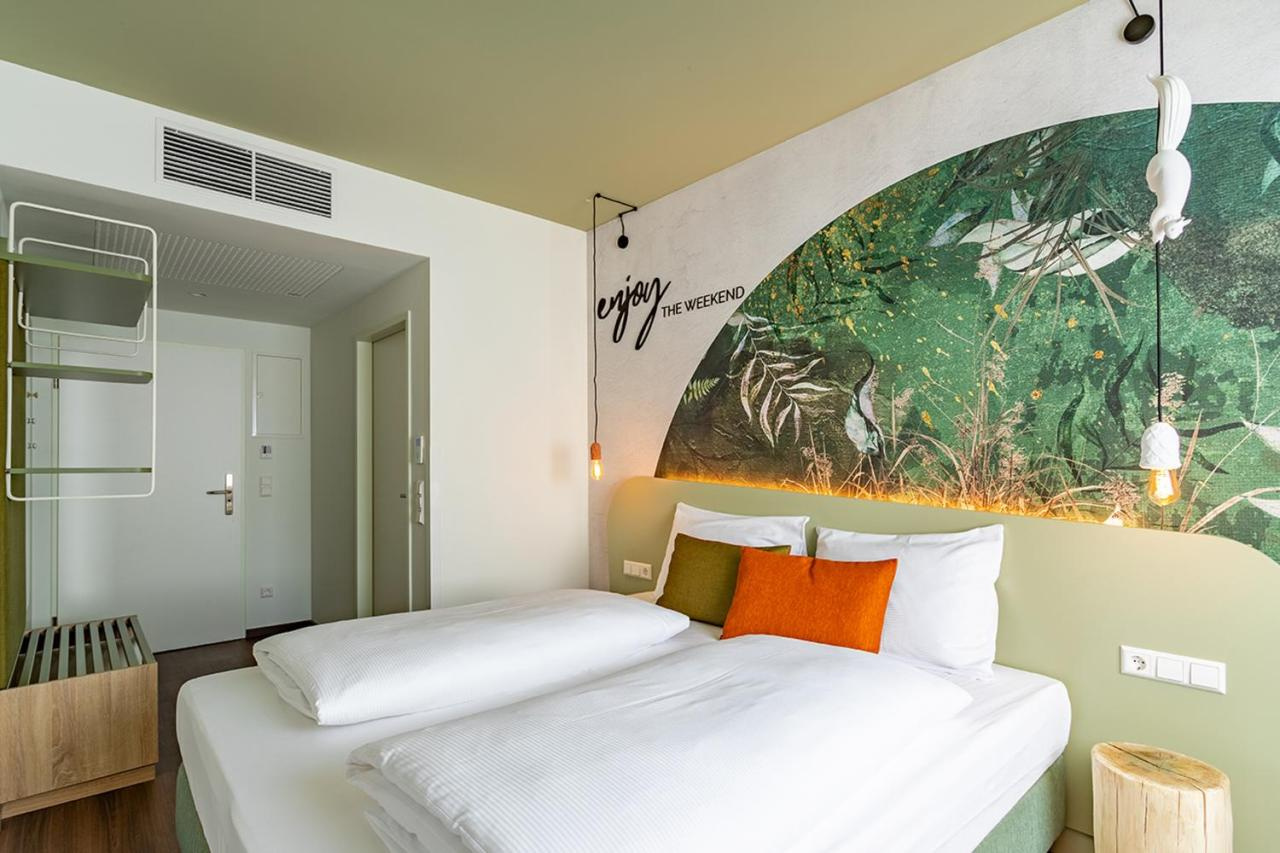 Photo - The Weekend Hotel