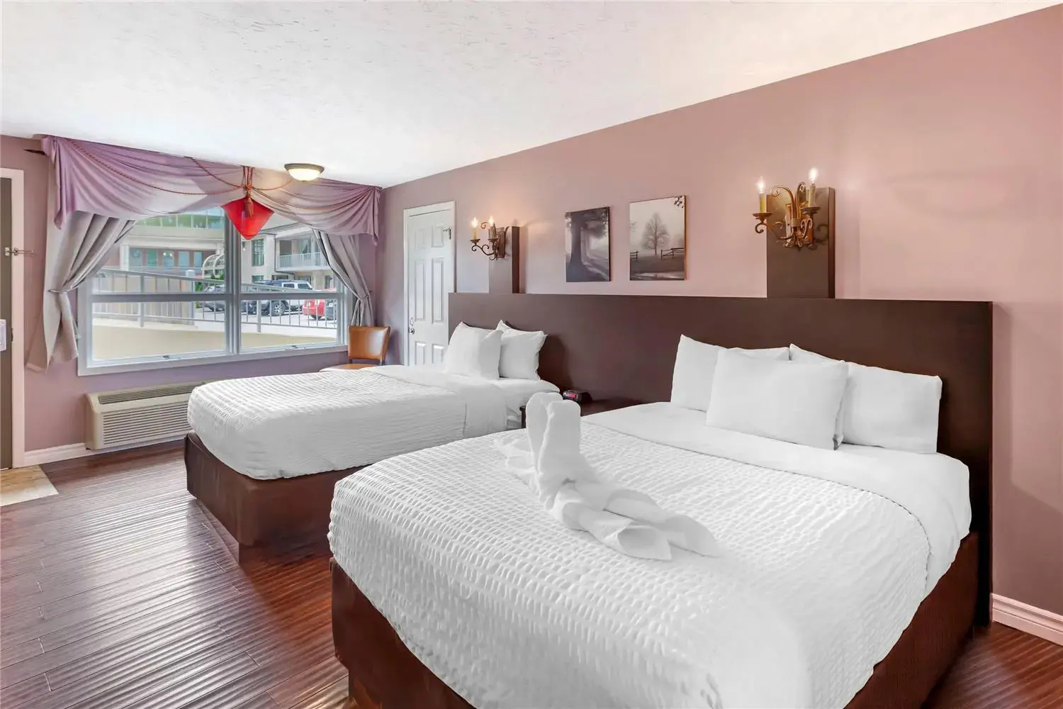 Photo - Quality Hotel Fallsview Cascade