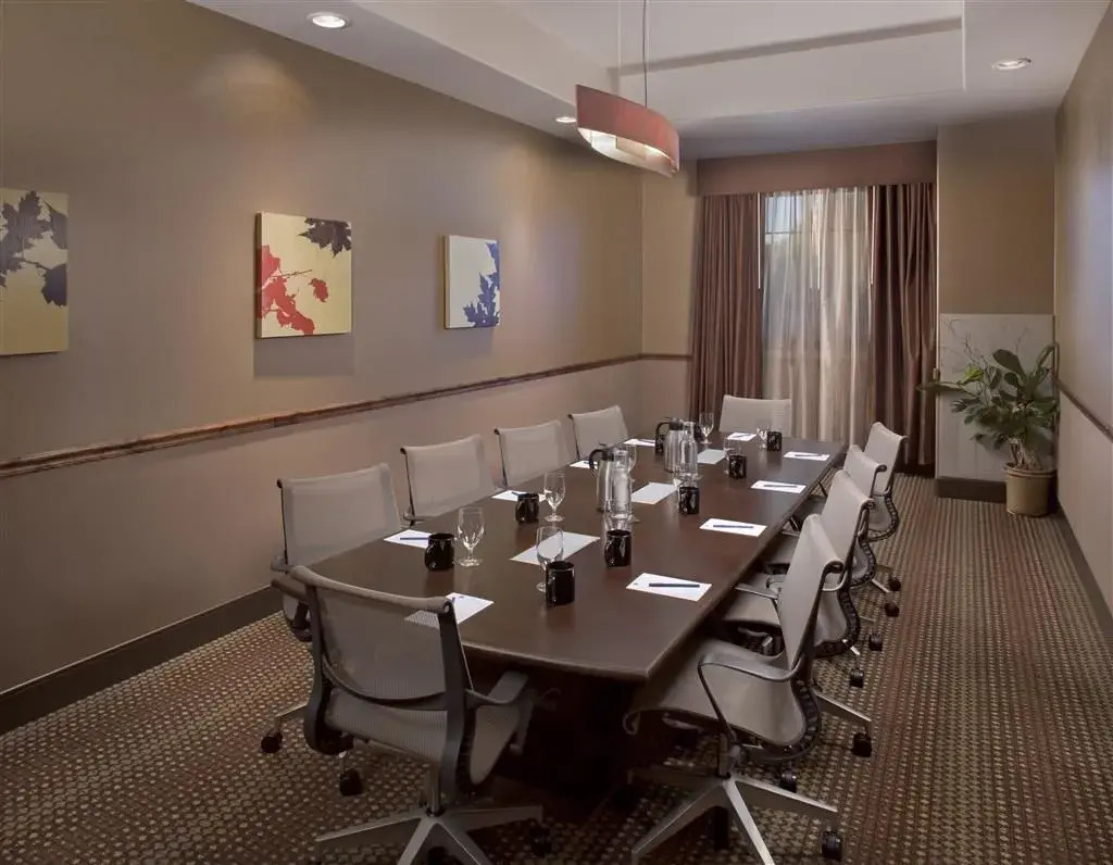 Foto - Best Western Premier Ivy Inn & Suites