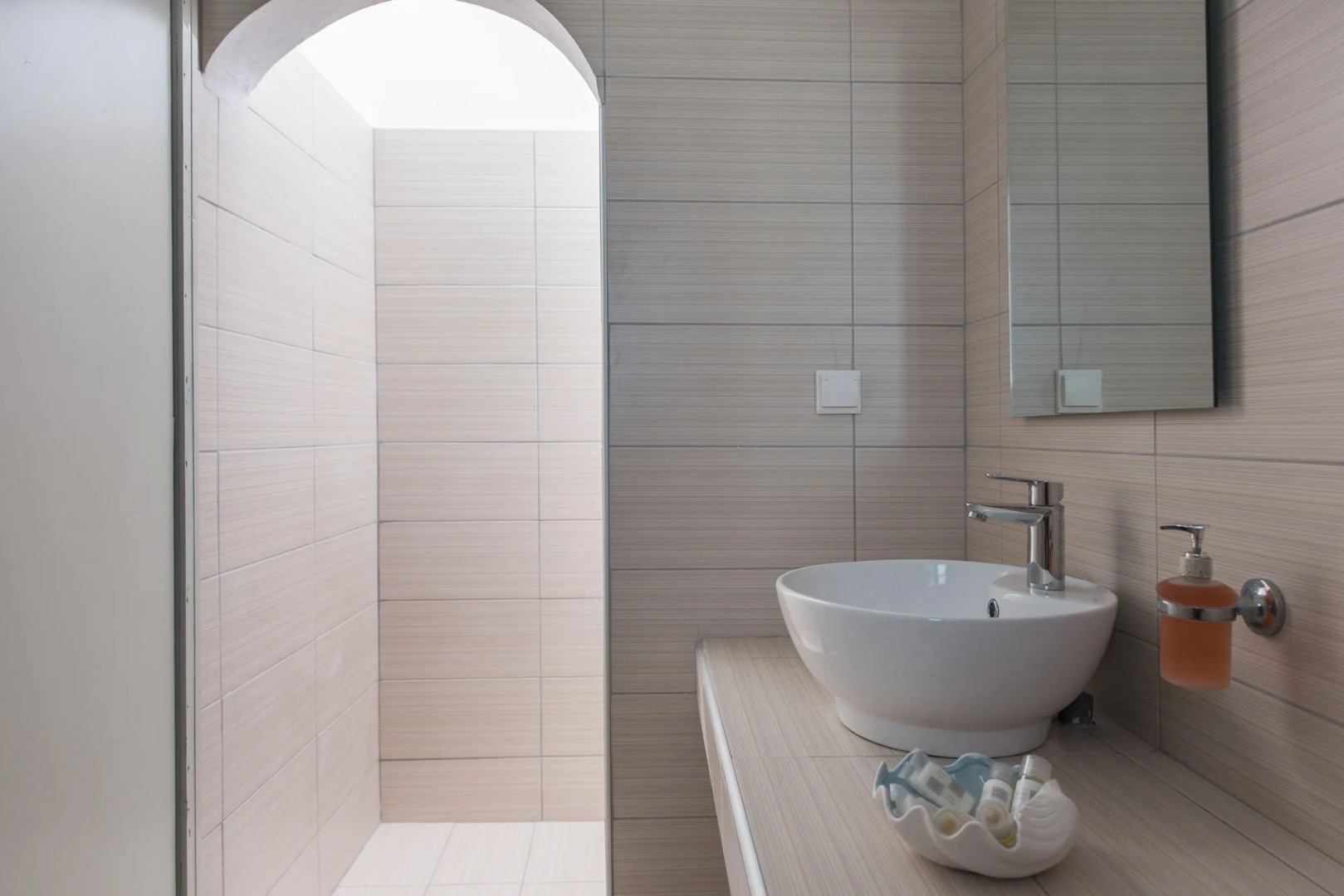 Foto - Thira's Dolphin