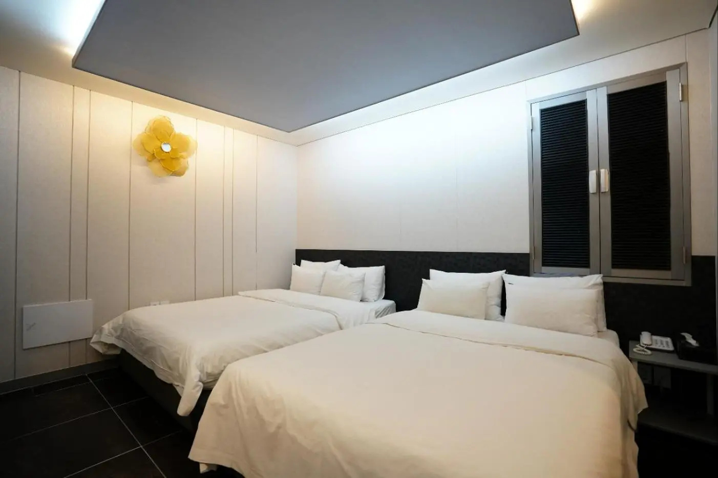 Photo - Y Hotel