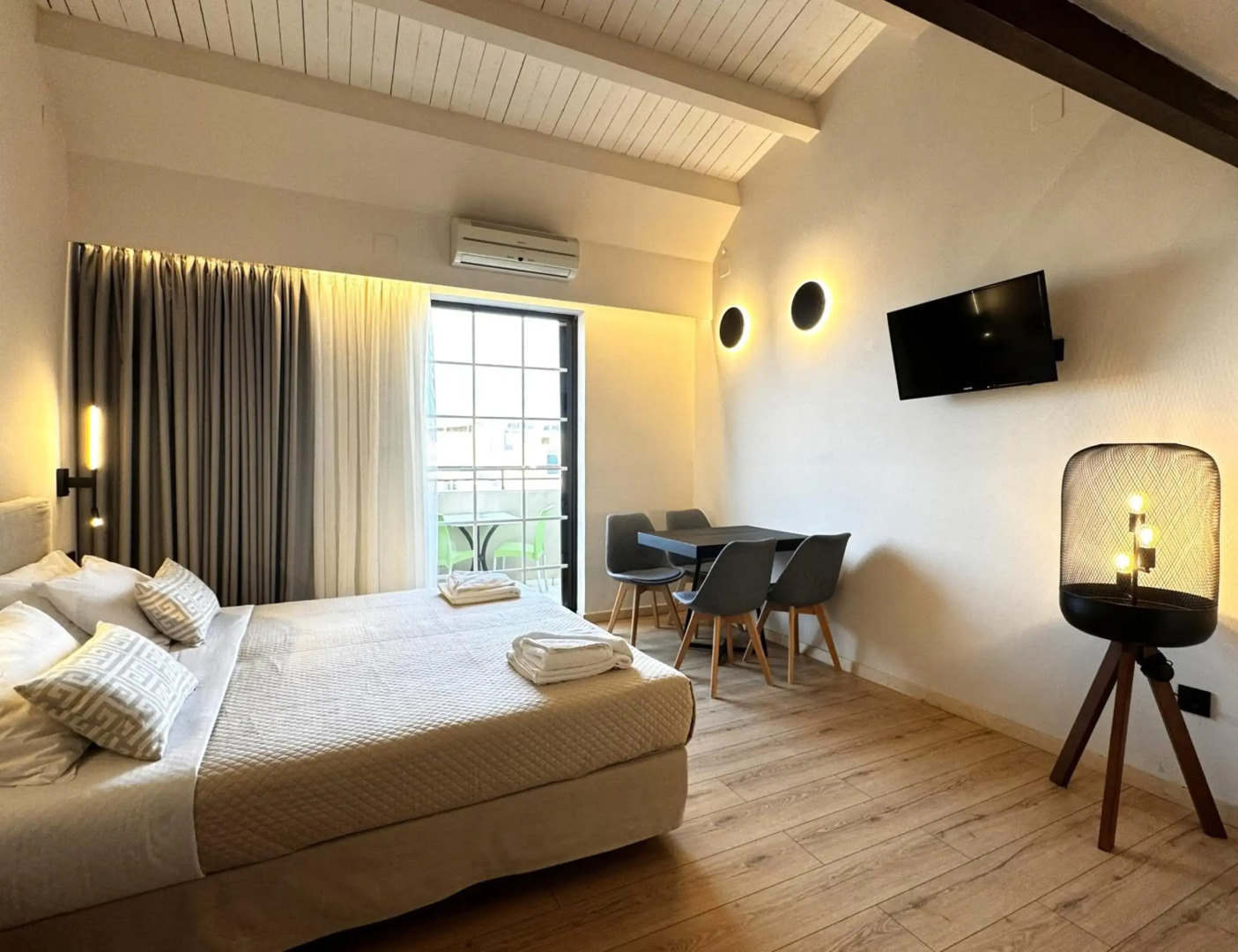 Photo - Elina Hotel Apartments