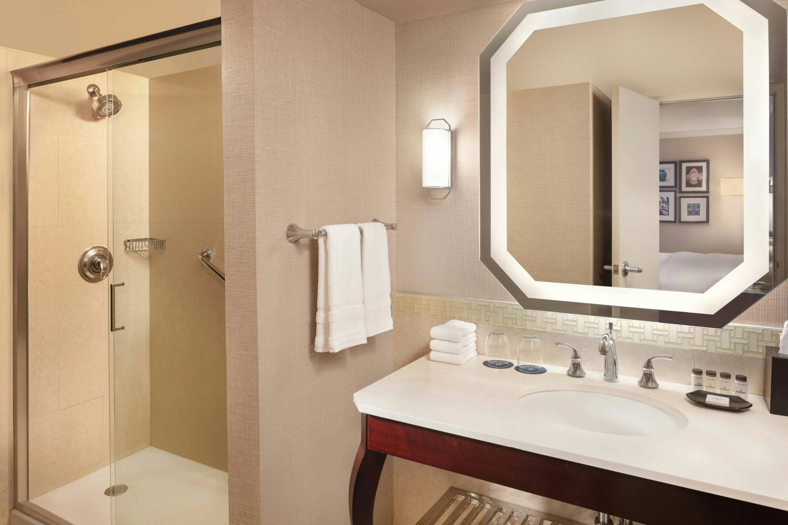 Photo - Sheraton New Orleans Hotel