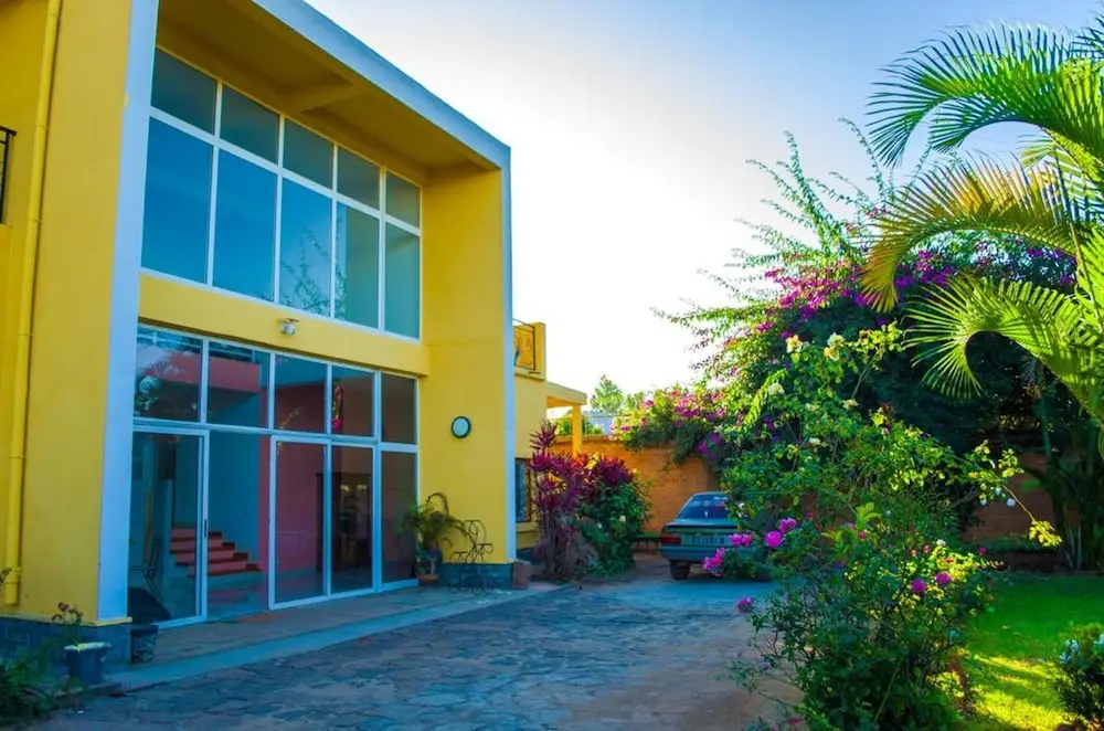 Room in Villa - Comfortable and Welcoming Suite With Terrace Overlooking the Lake — фото 1