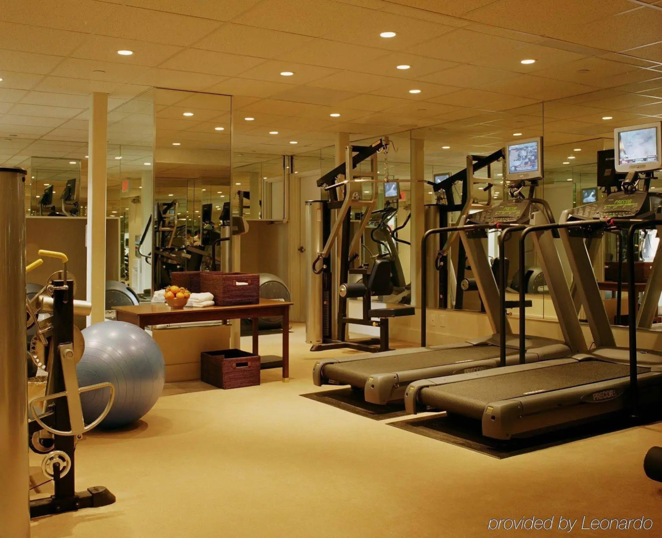 Photo - Sunset Tower Hotel