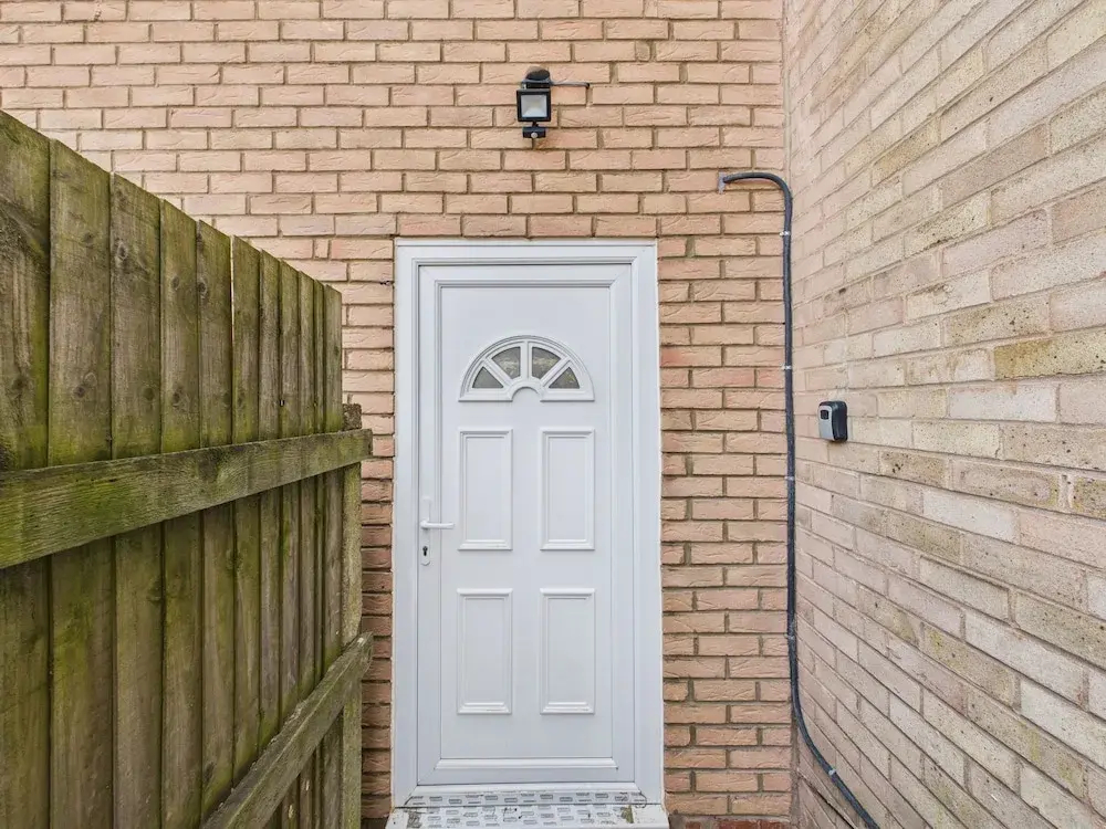 Foto - Modern Guest Room in West Midlands with Private Entrance