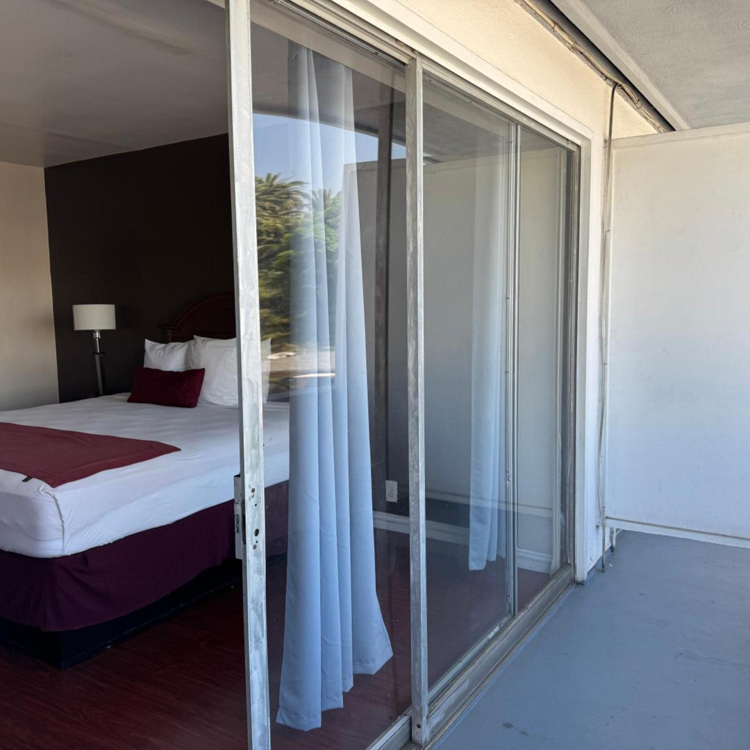 Photo - Holiday Lodge