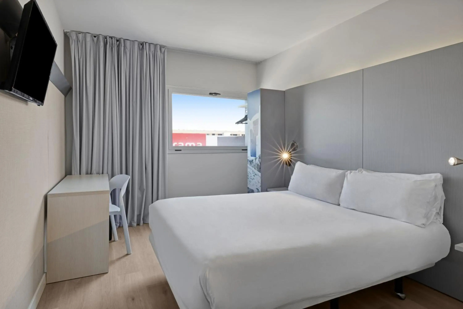 Foto - B&B HOTEL Girona 2