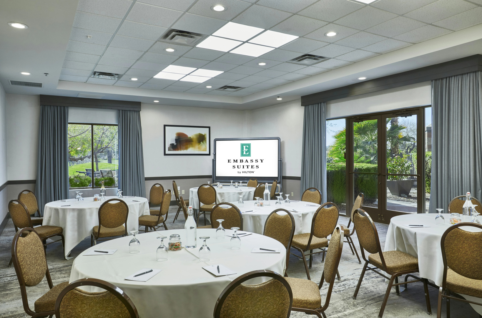 Photo - Embassy Suites by Hilton Phoenix Scottsdale