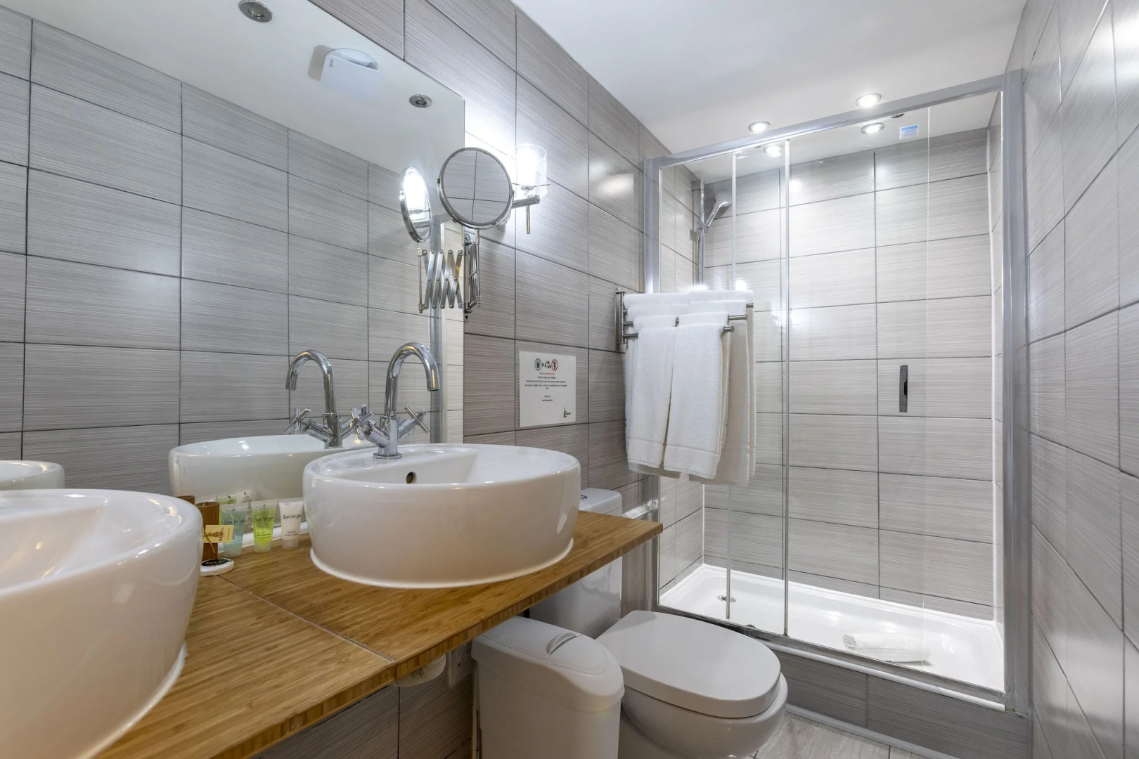 Photo - Hotel Shepherds Bush London