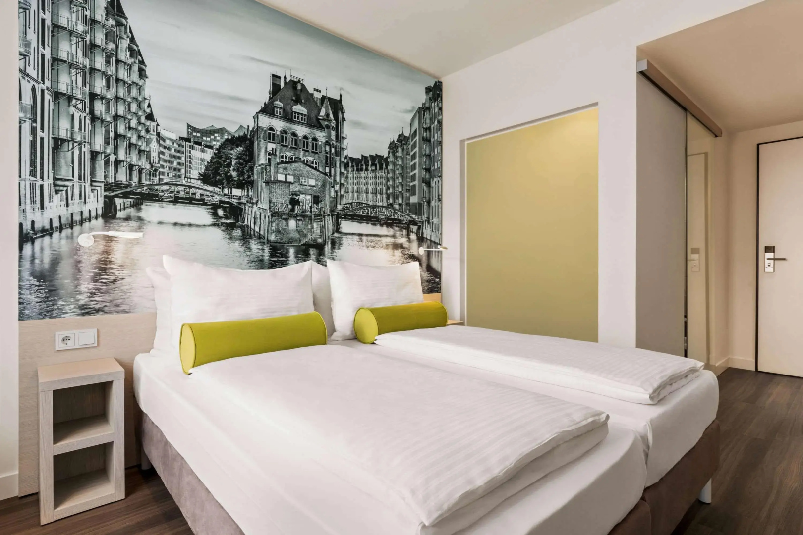 Photo - Premier Inn Hamburg City Berliner Tor