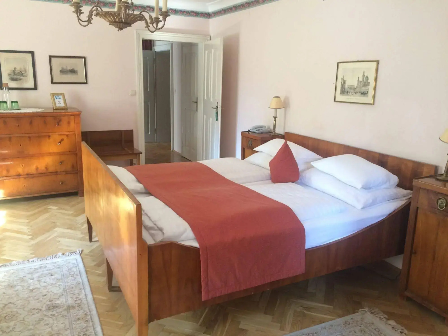 Photo - Der Schlosswirt zu Anif - Biedermeierhotel und Restaurant