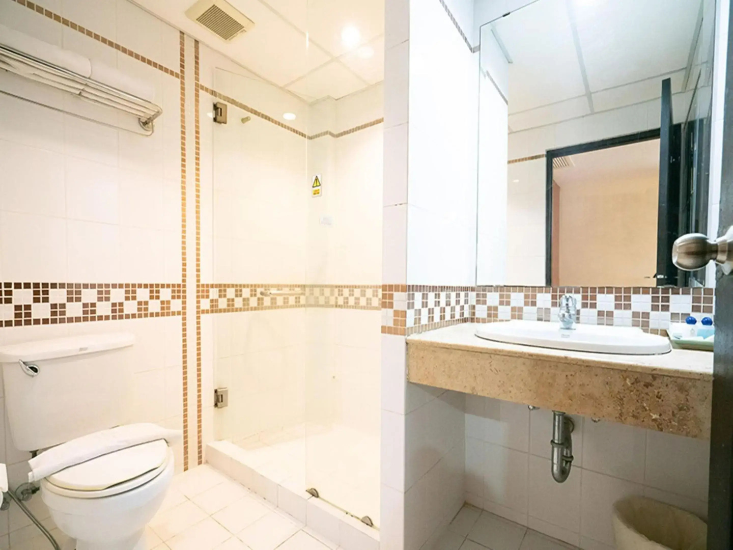 Photo - Oakwood Residence Sukhumvit 24 Bangkok