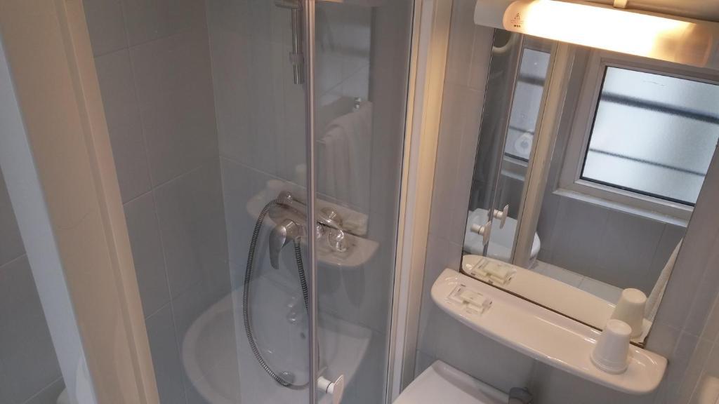 Photo - Modern Hotel