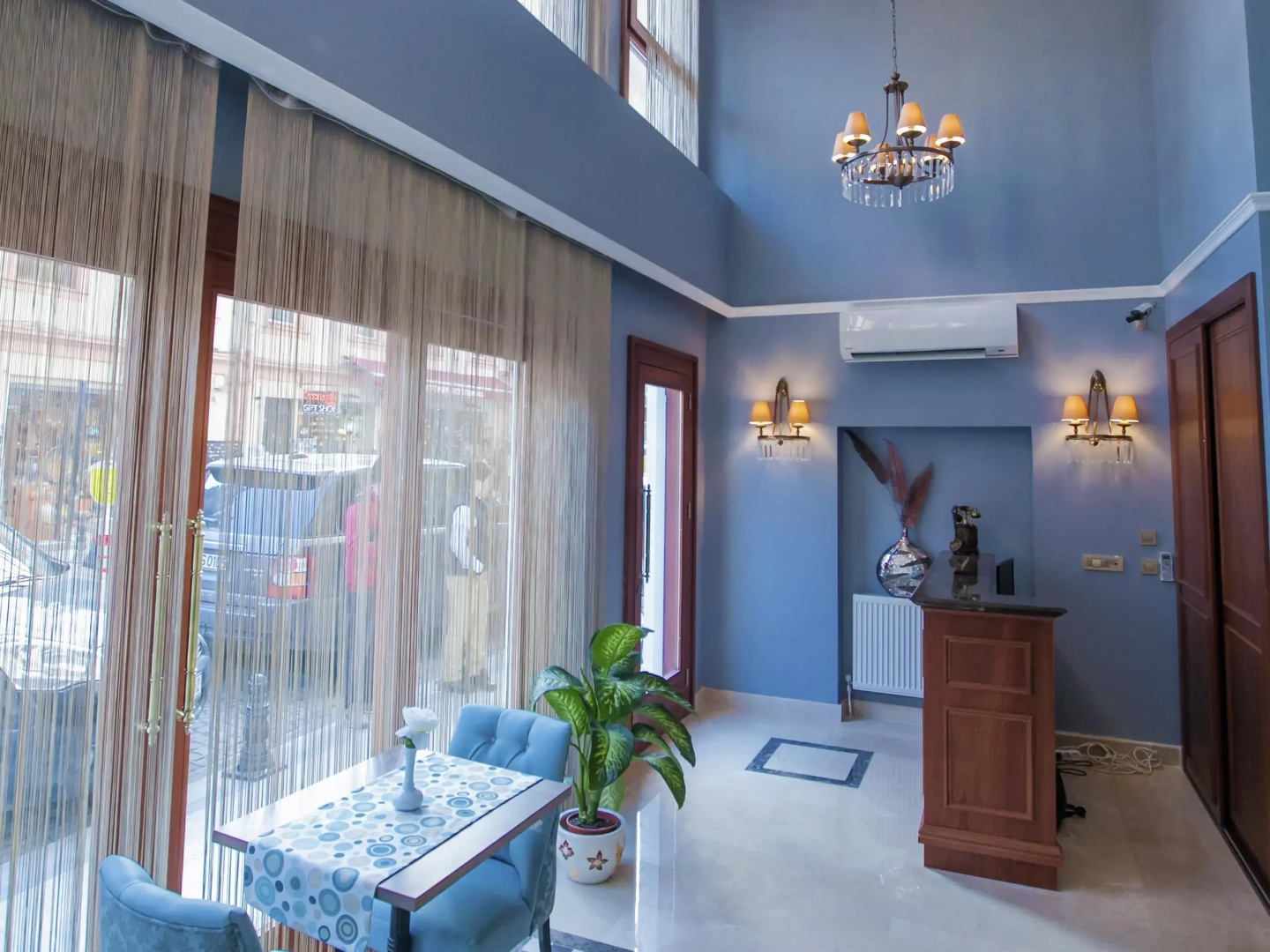 Photo - Raymond Blue Hotel