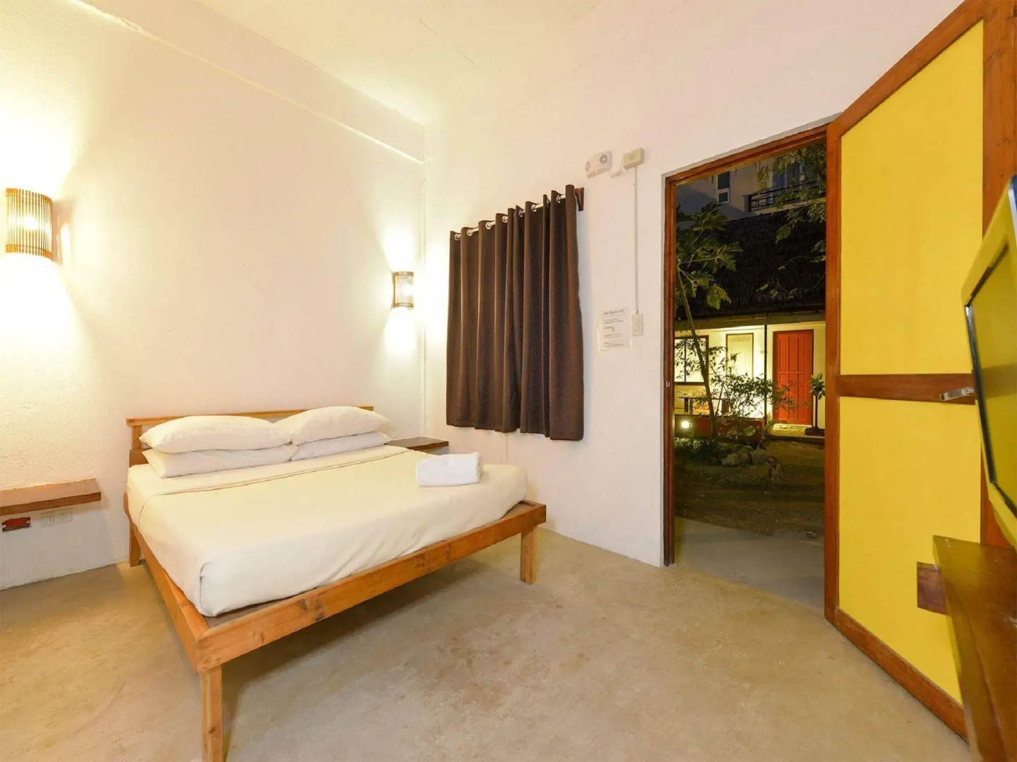Photo - Lazy Dog Bed & Breakfast