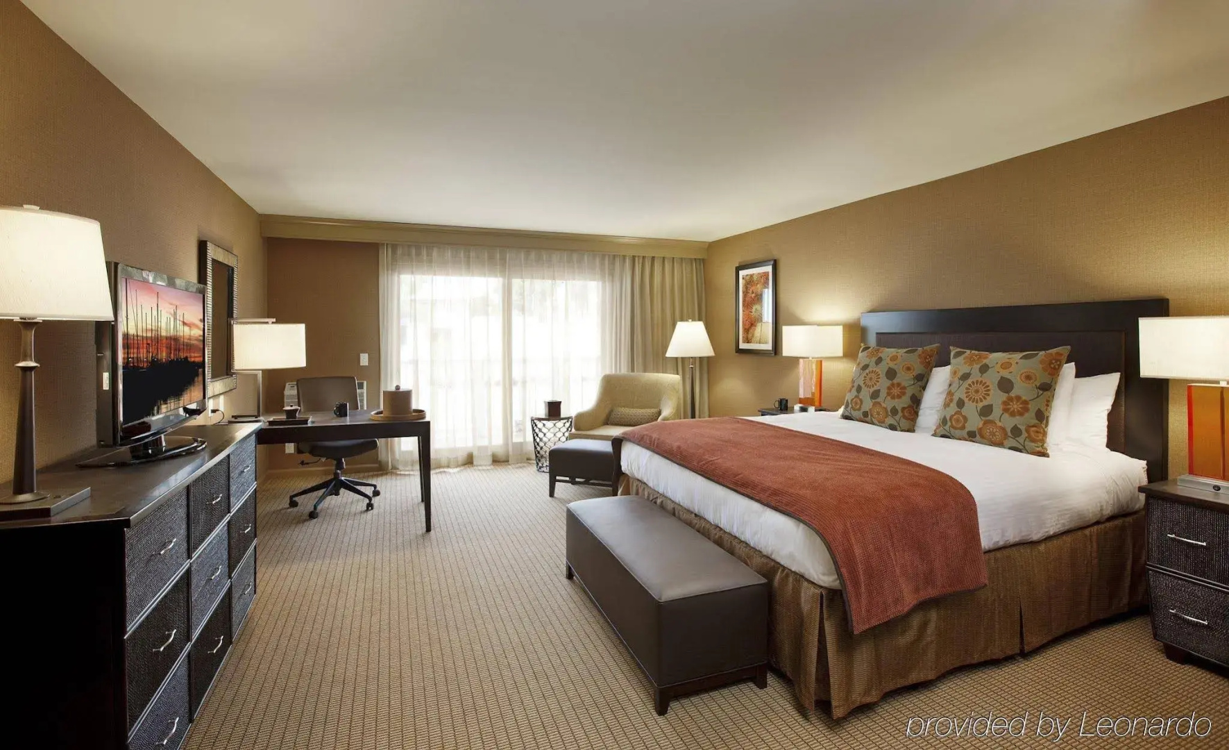 Photo - Jamaica Bay Inn Marina Del Rey Tapestry Collection by Hilton