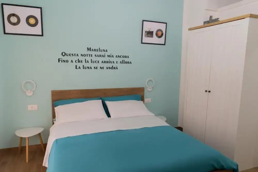 Foto - Yes I Know My Room - Storico