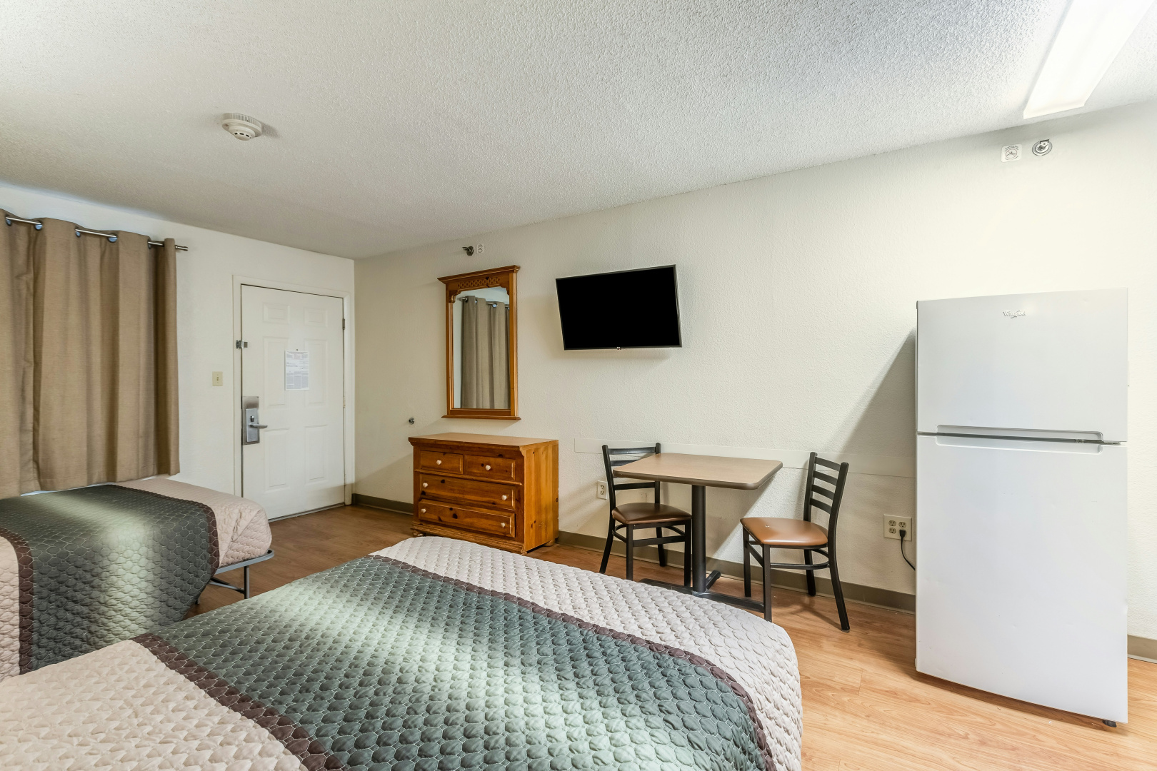 Photo - HomeTowne Studios by Red Roof Atlanta - Norcross South
