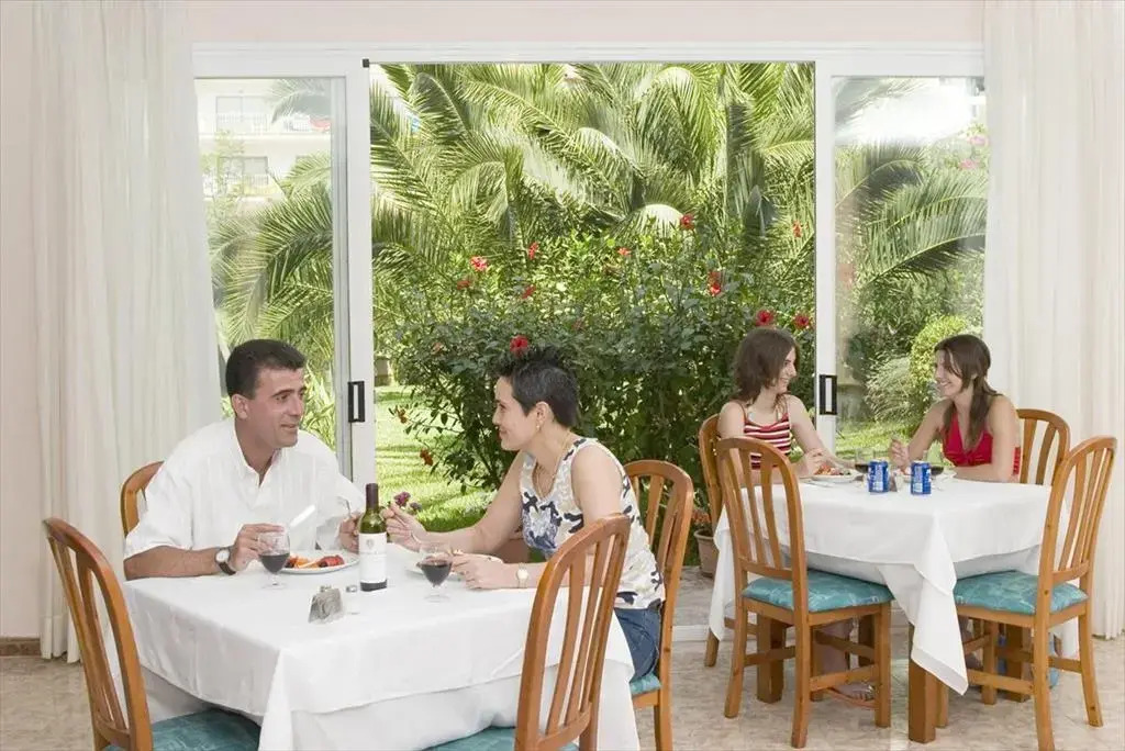 Photo - HSM Reina del Mar