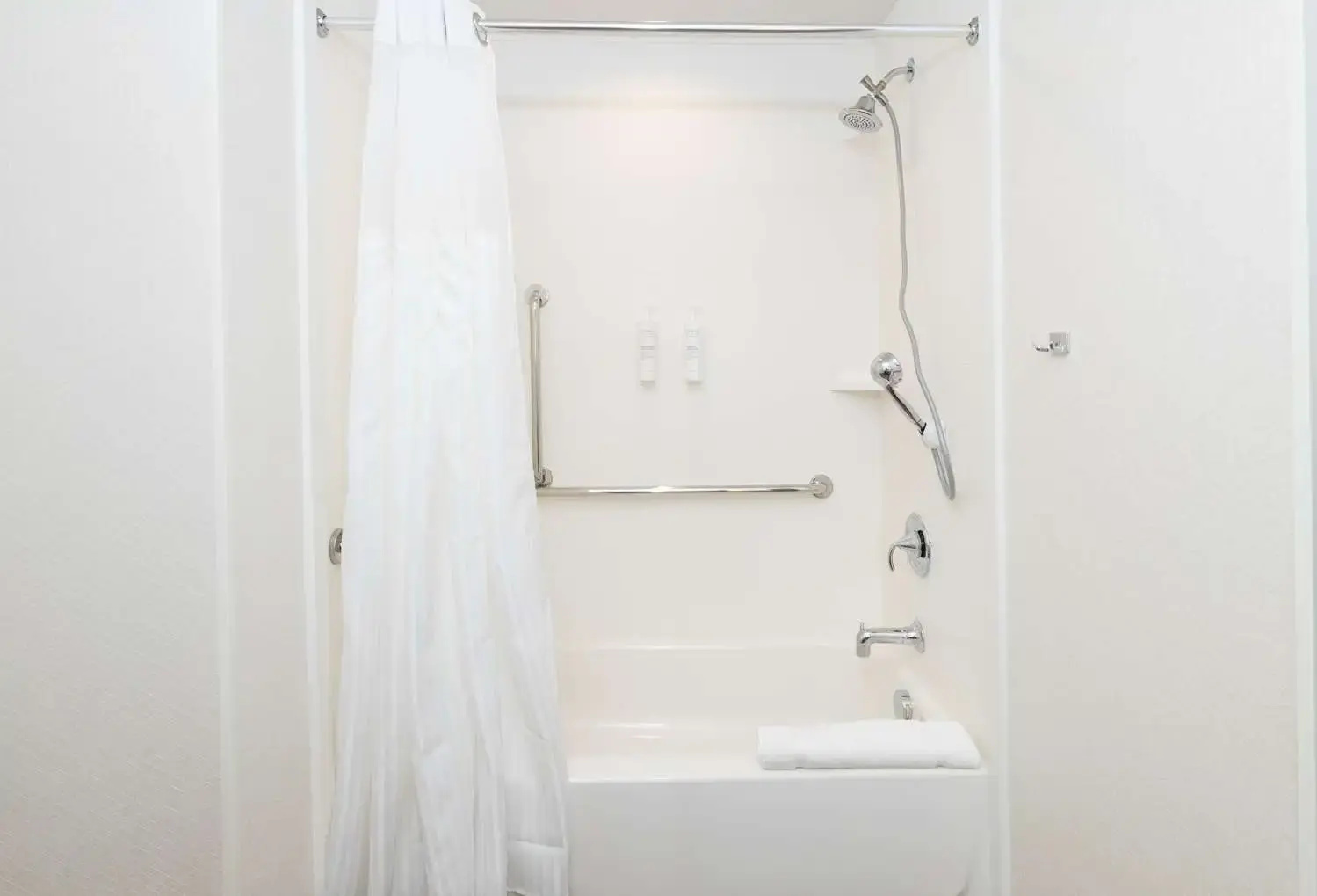 Photo - Hilton Garden Inn Austin Airport