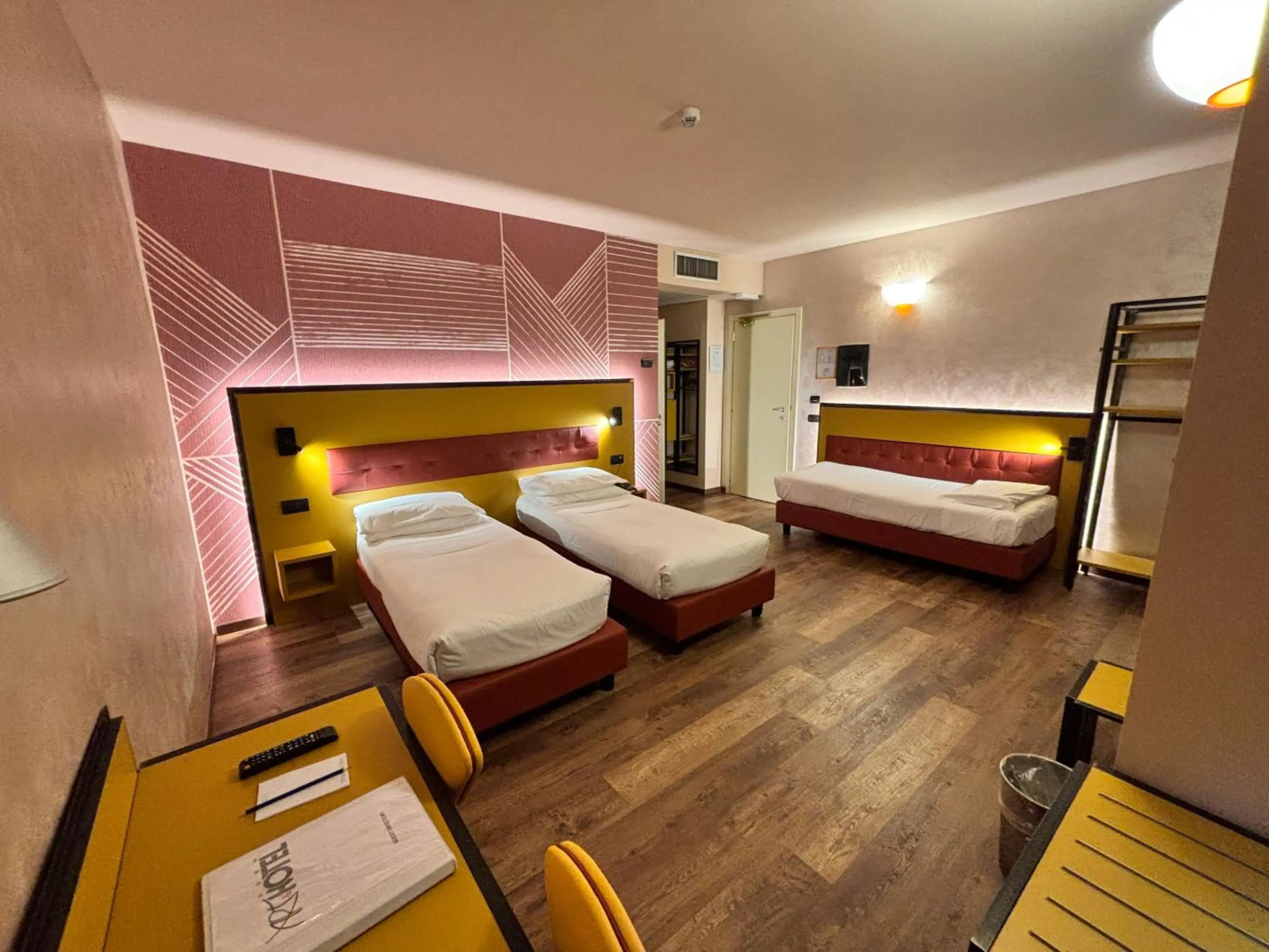Photo - Art & Hotel