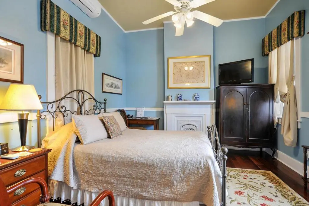 Photo - Ashton's Bed and Breakfast