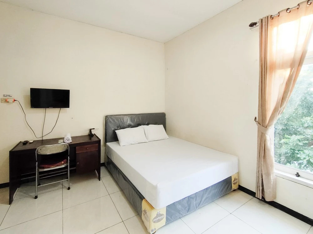 Hasana Guest House Syariah near Royal Plaza RedPartner