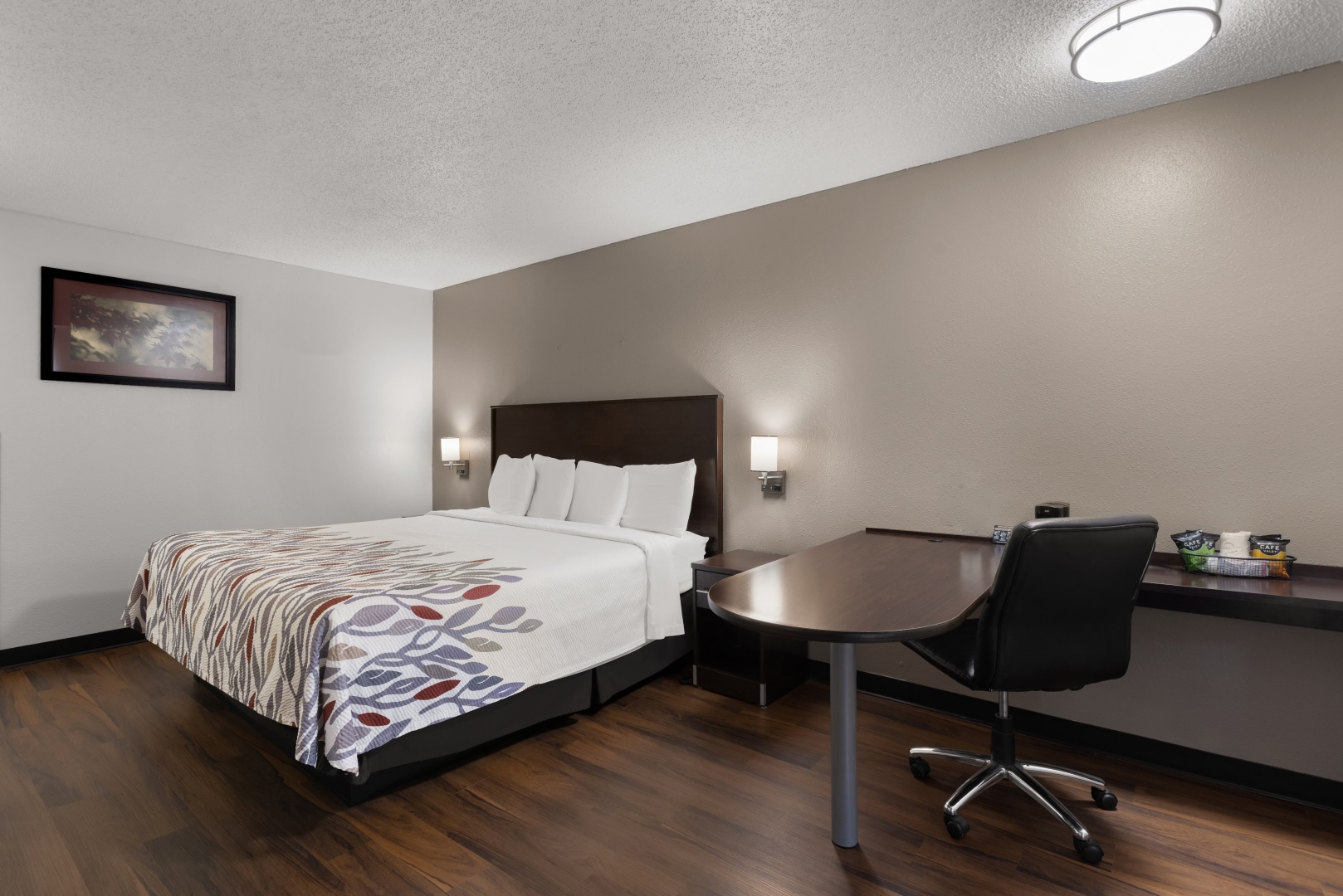 Photo - Red Roof Inn & Suites Savannah Airport