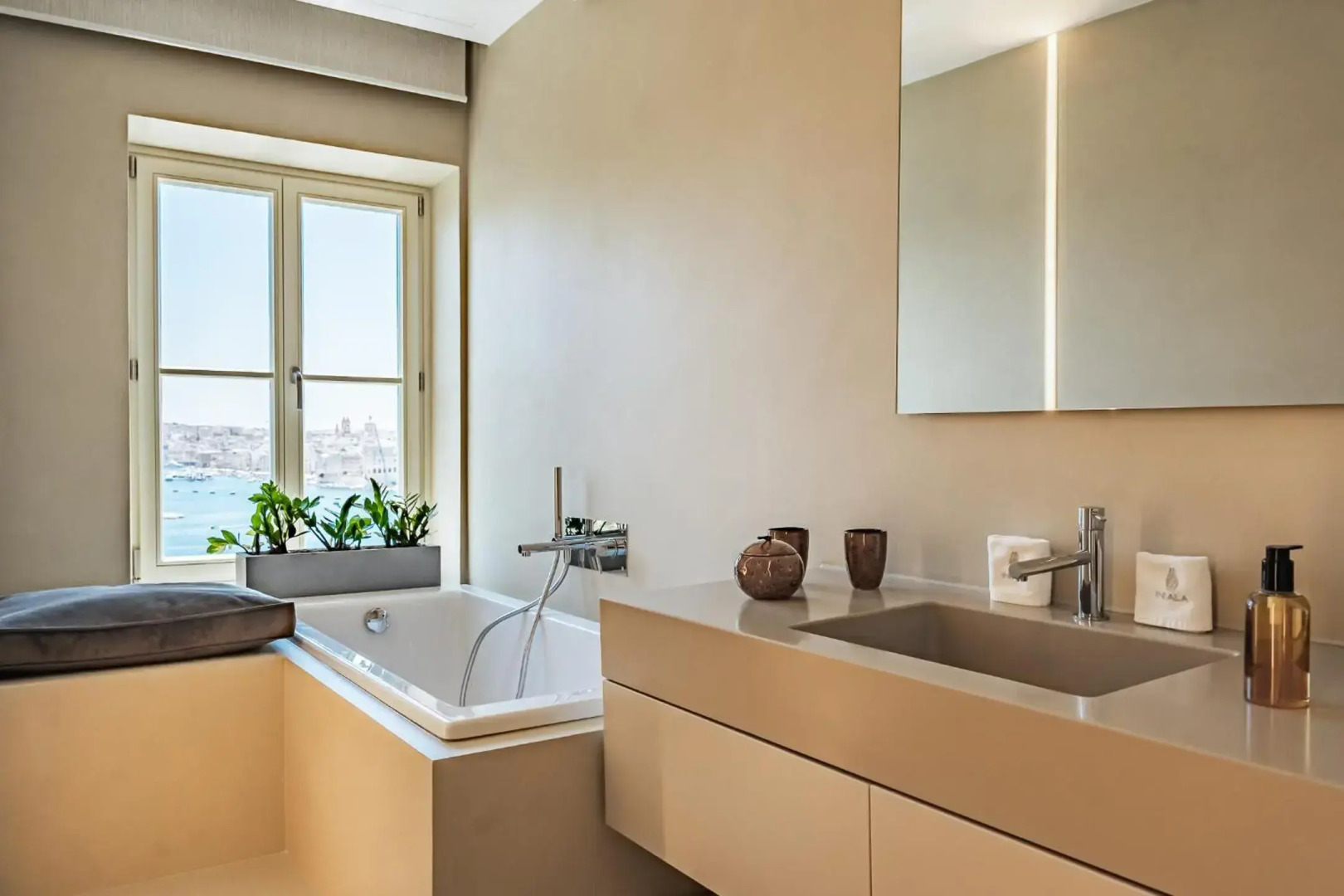 Photo - Iniala Harbour House