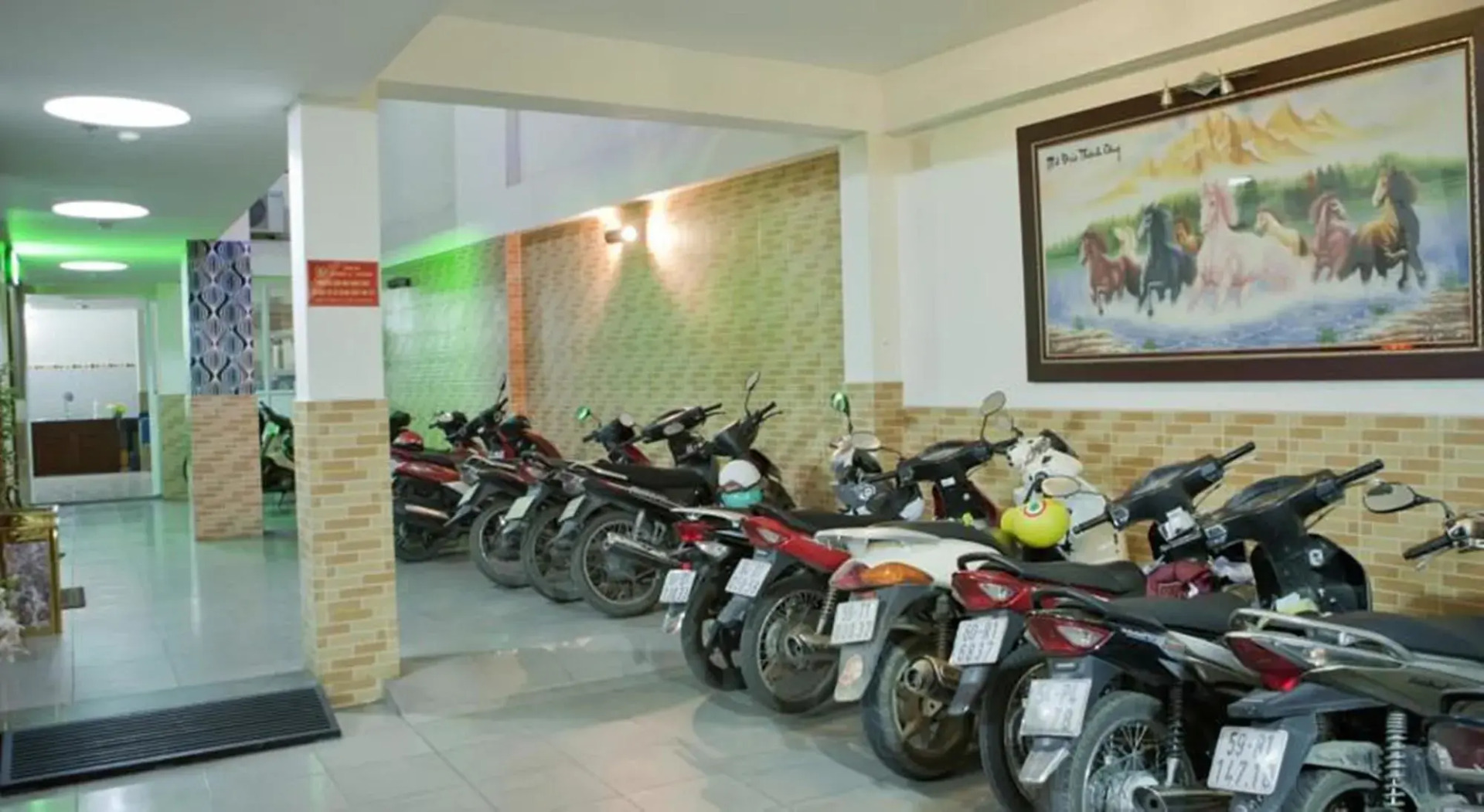 Foto - Spring Hung Anh Hotel - Sân Bay TSN