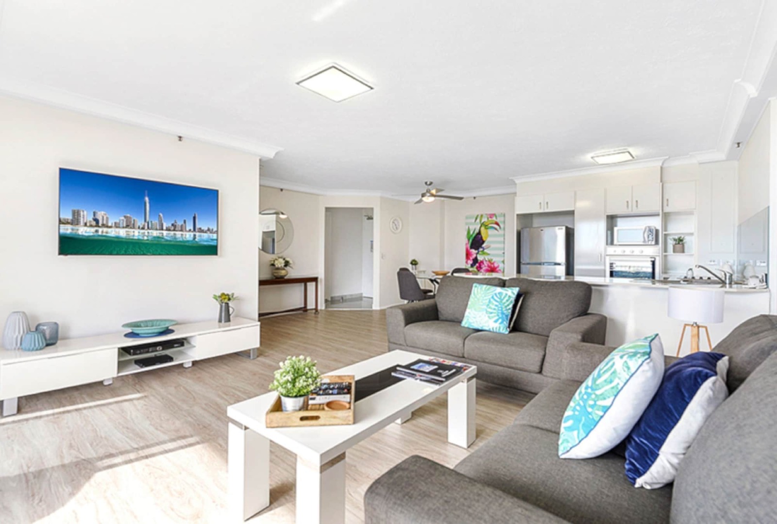 Photo - Surfers Century Oceanside Apartments