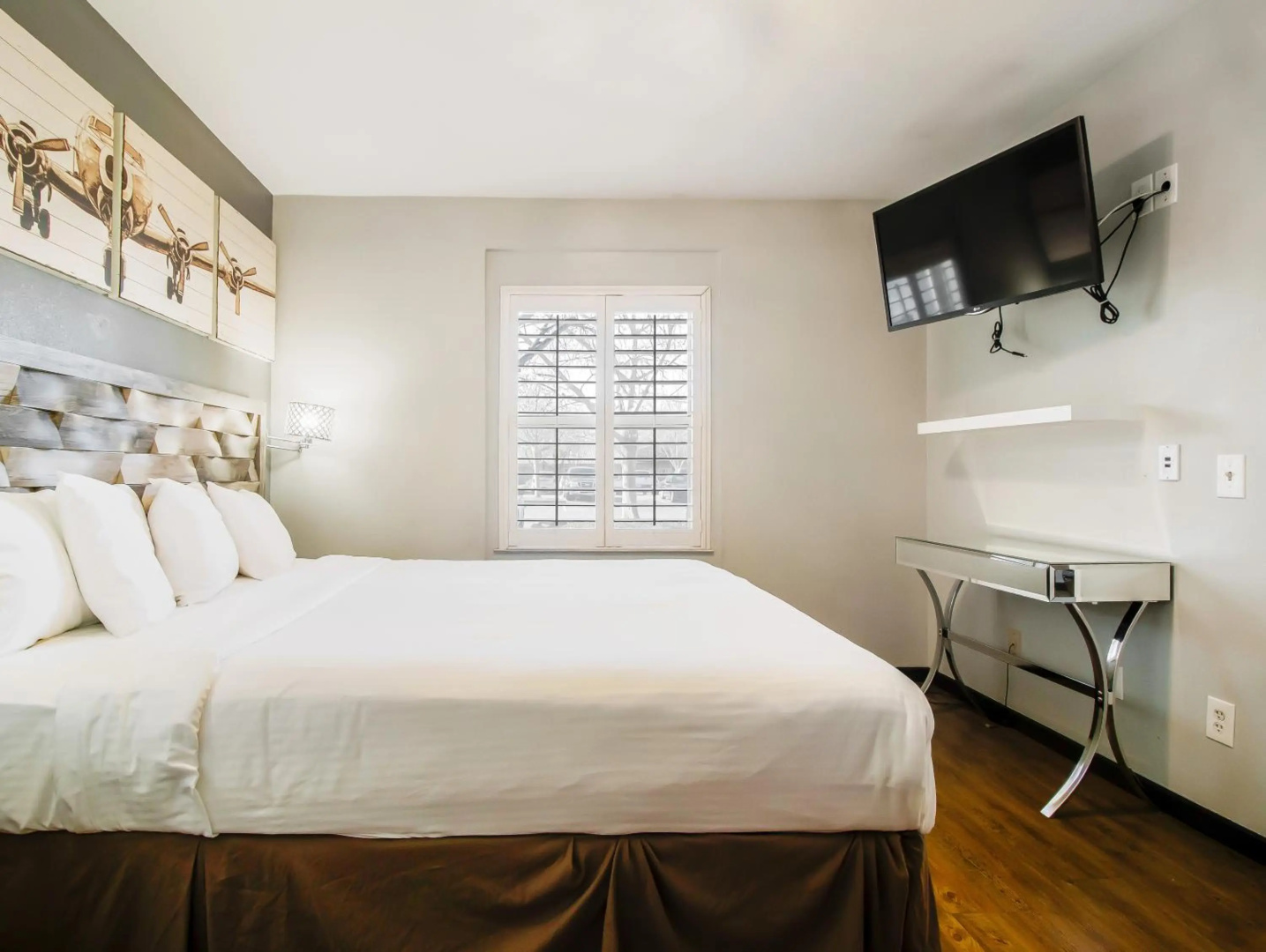 Photo - Lions Gate Hotel