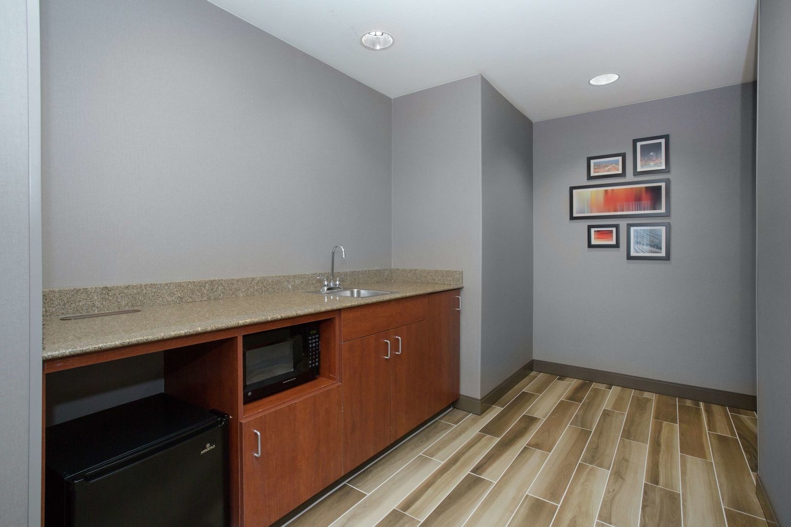 Photo - Hampton Inn & Suites Denver-Downtown