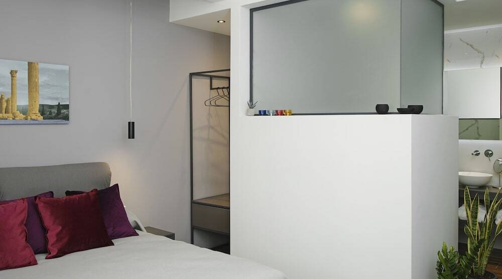 Photo - The Gem Society Hotel