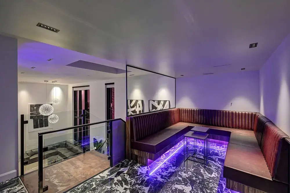 Photo - CLUBHAUS Hotel