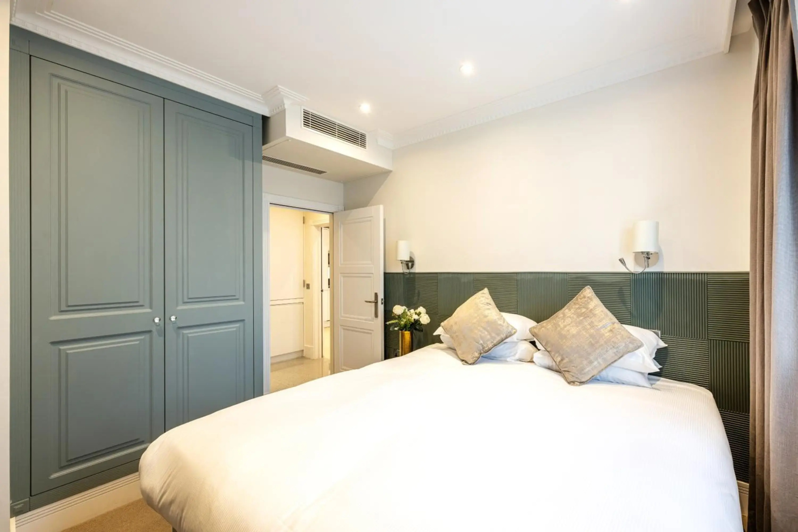 Photo - Fountain House Apartments - Hyde Park, London