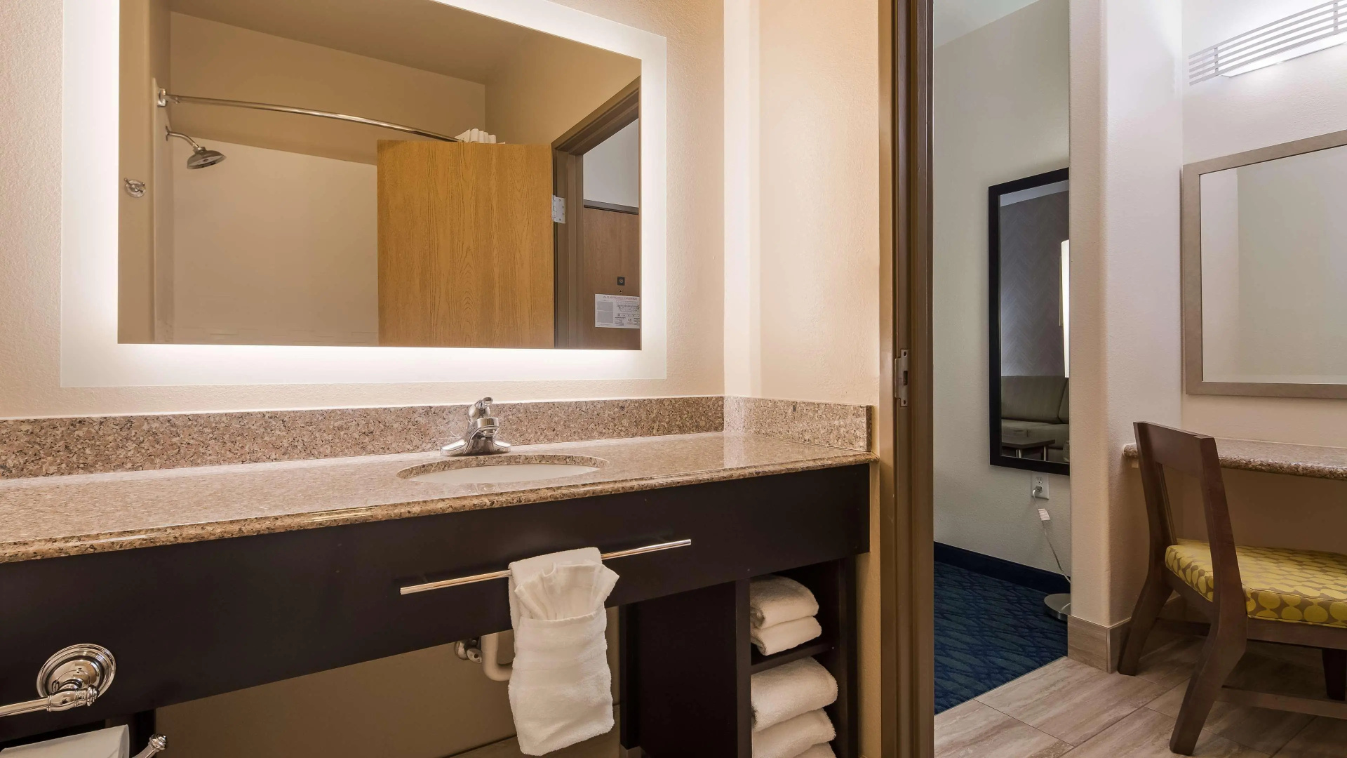 Photo - Best Western Plus Tulsa Inn & Suites