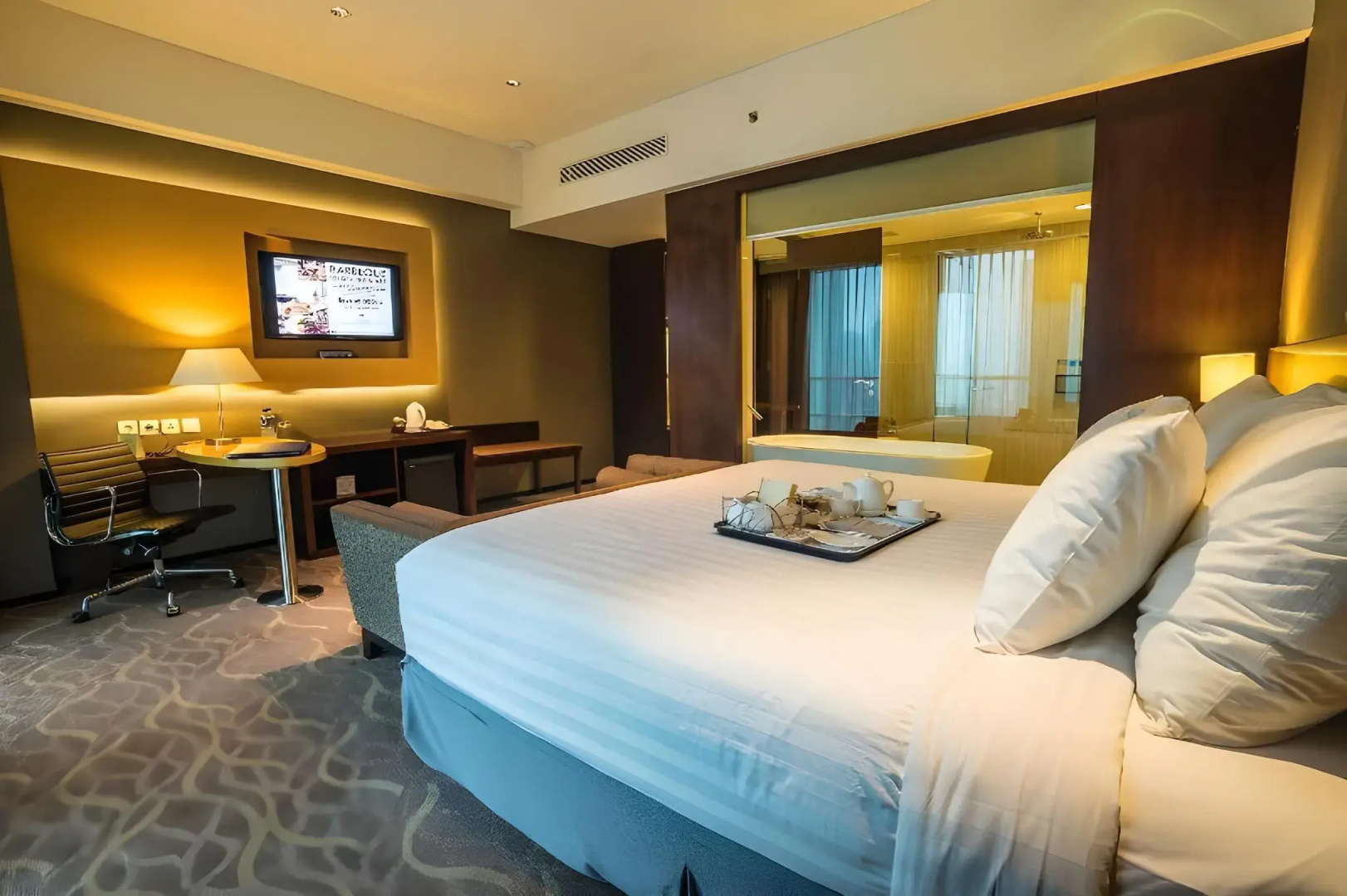 Photo - JS Luwansa Hotel and Convention Center