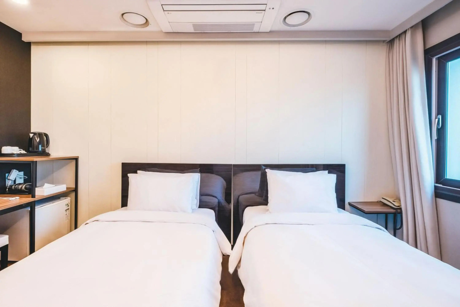 Photo - The Riverside Hotel