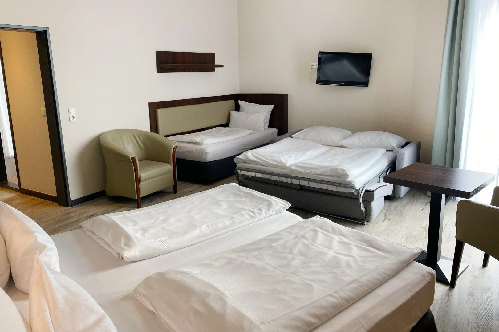 Photo - Garner Hotel Hamburg - Graf Moltke by IHG