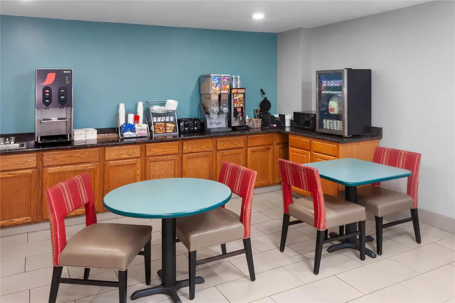 Photo - Super 8 by Wyndham McHenry/Fox Lake Area