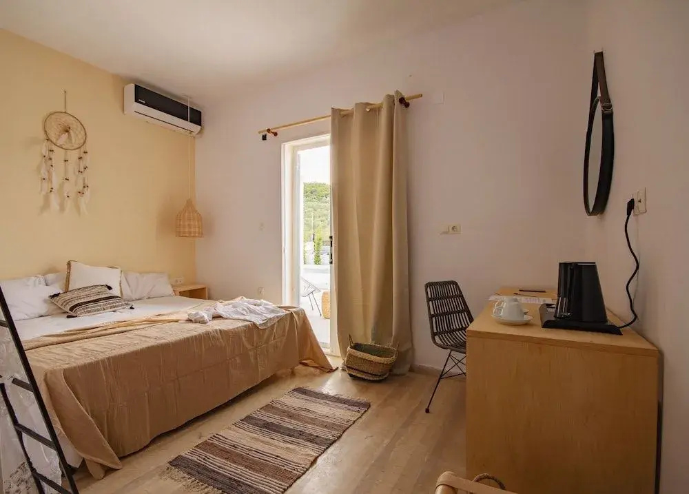 Photo - BOHOTEL Messonghi - Designer's Hotel