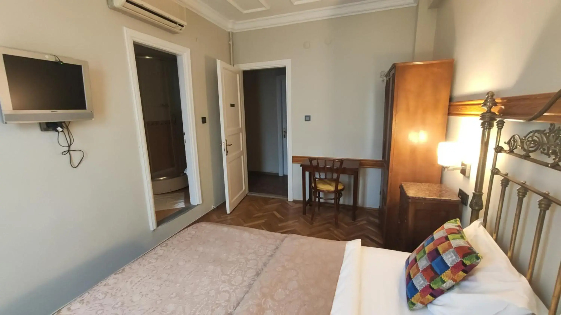 Photo - Turkoman Hotel