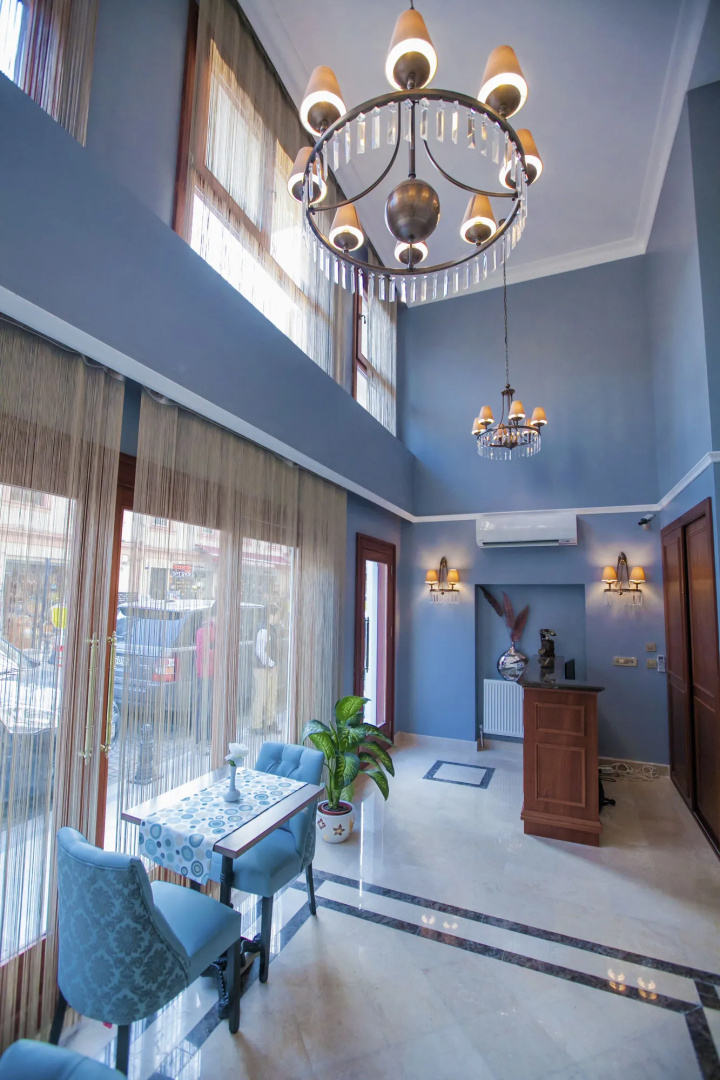 Photo - Raymond Blue Hotel