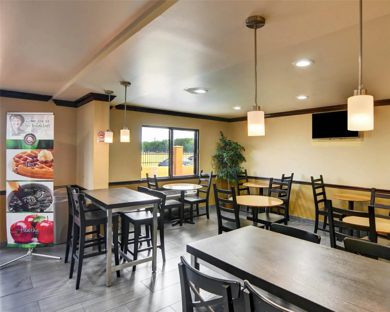 Photo - Quality Inn DFW Airport North